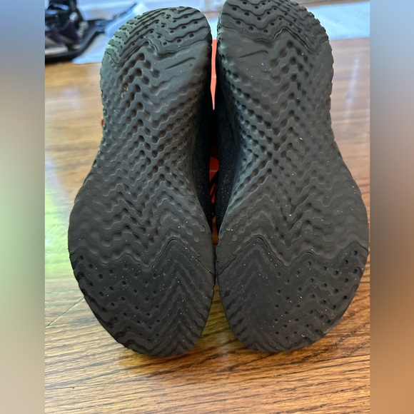 Nike Epic React Flyknit Black sz 7.5 - Picture 6 of 7